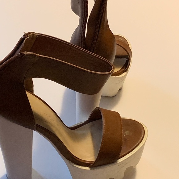 Sandals - Picture 3 of 3